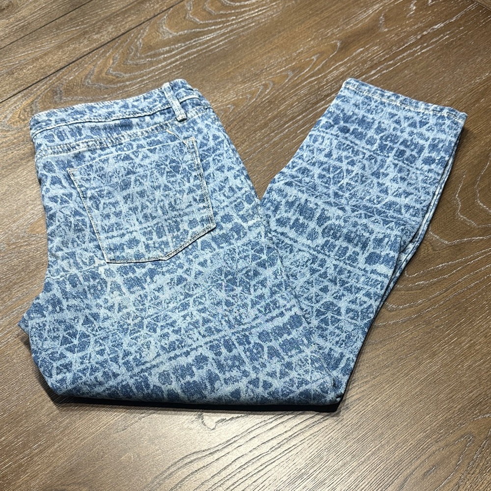 Stylish Crop Blue Denim Jeans